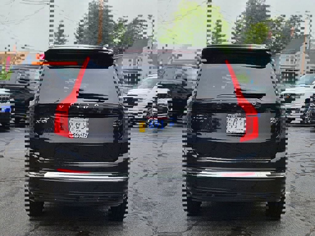 Used 2023 Volvo XC90 B6 Plus w/ Protection Package Premier image 4