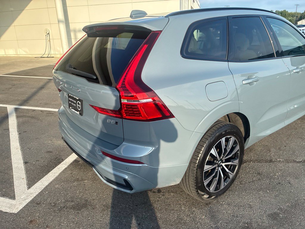 Certified 2024 Volvo XC60 B5 Core w/ Climate Package AWD/4WD image 4