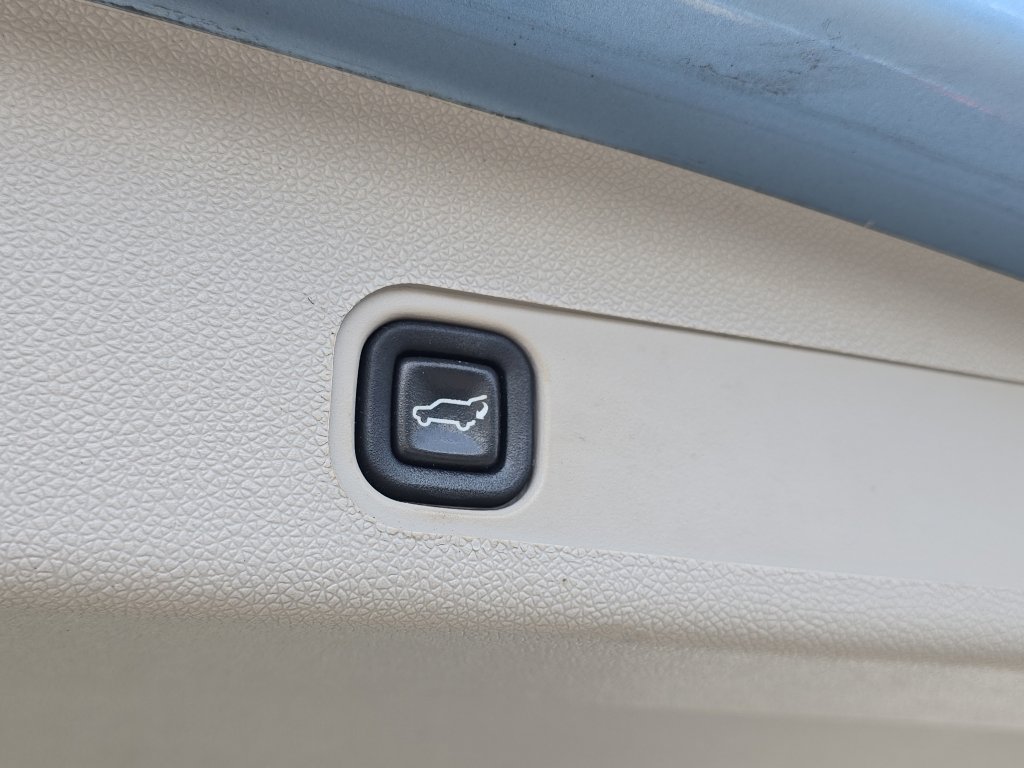 Used 2011 Chevrolet Tahoe LT w/ Luxury Package image 11