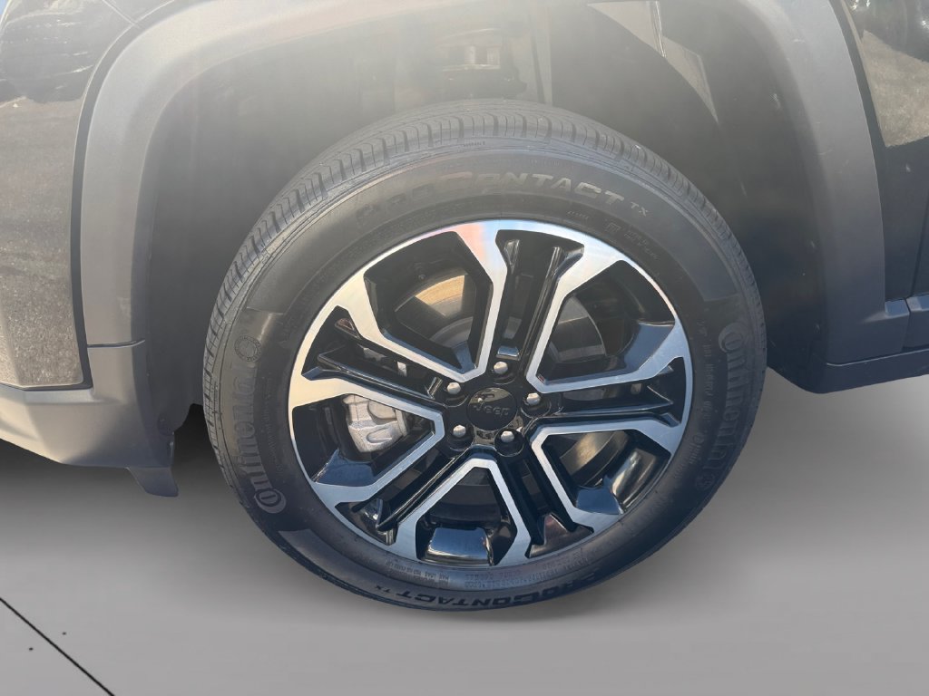 Used 2023 Jeep Compass Limited w/ Sun and Sound Group AWD/4WD image 9