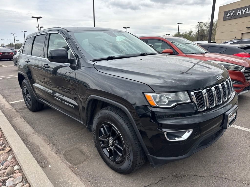 Used 2018 Jeep Grand Cherokee Laredo RWD image 2
