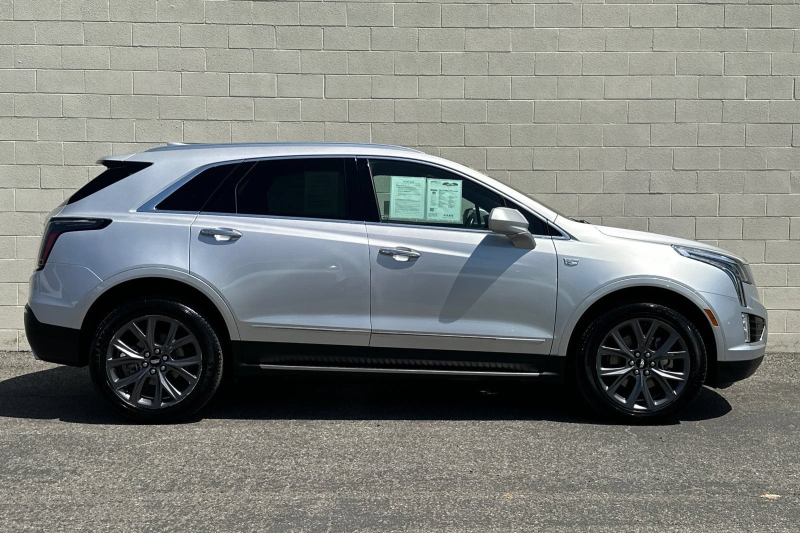 Certified 2019 Cadillac XT5 Luxury w/ Sport Package FWD image 3
