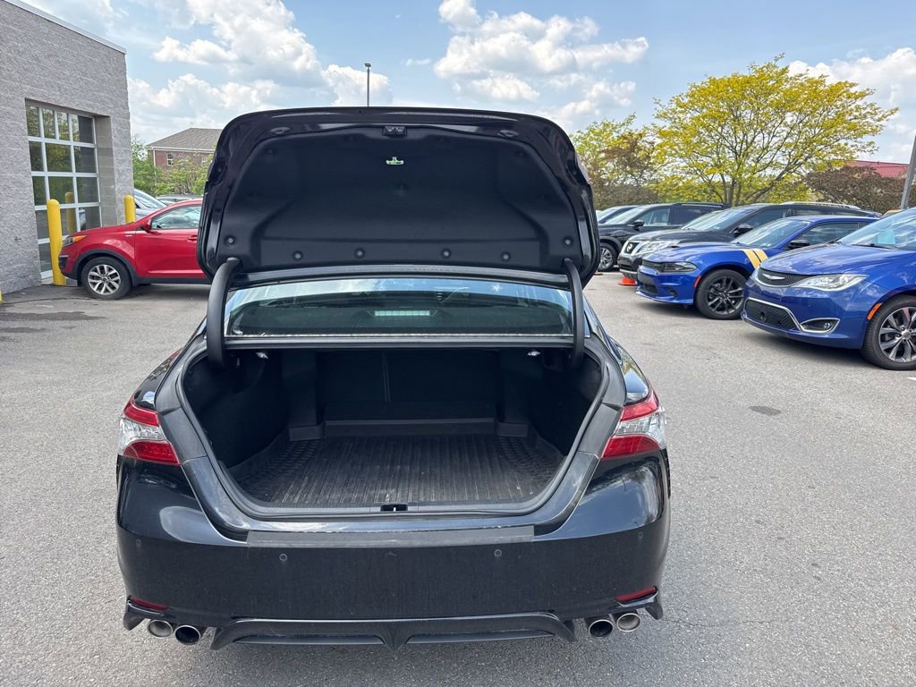 Used 2018 Toyota Camry XSE FWD image 5