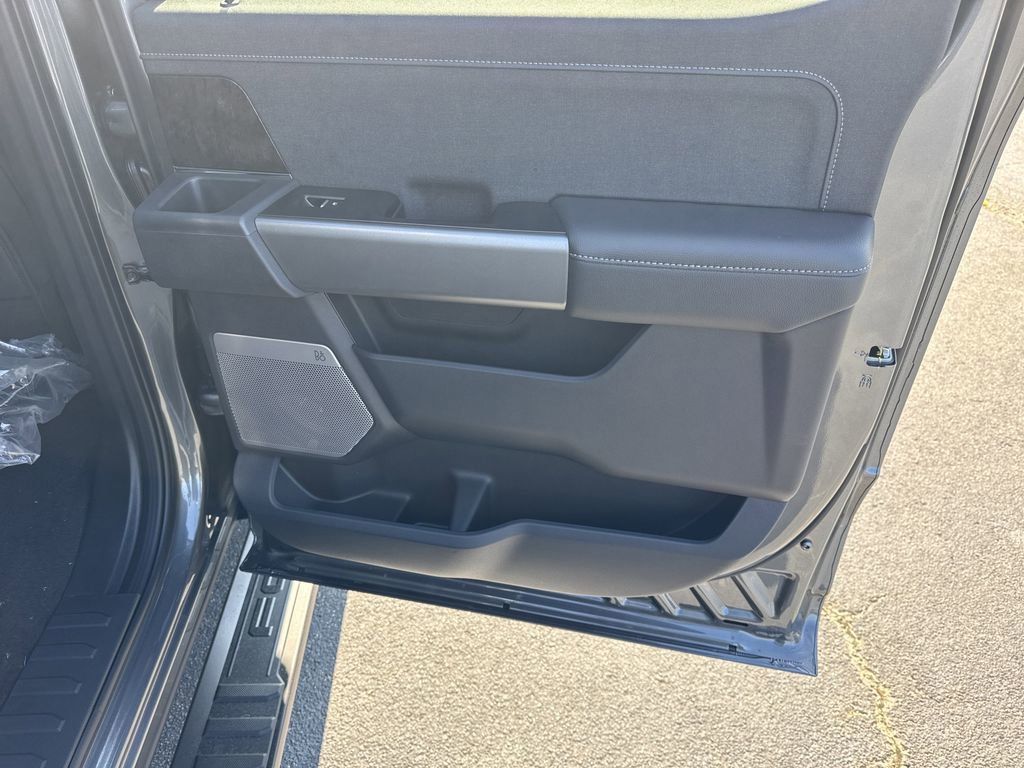 New 2026 Ford F250 Lariat w/ Black Appearance Package image 16