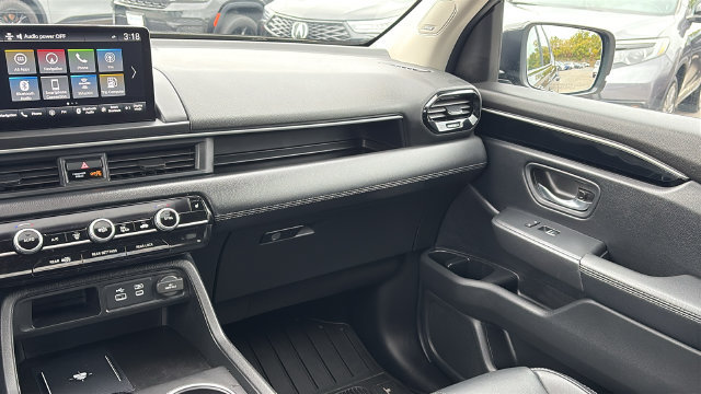 Used 2025 Honda Pilot Touring image 25