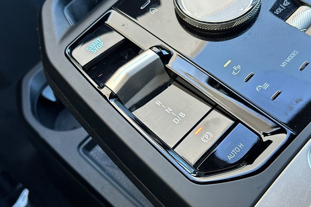 Used 2023 BMW iX xDrive50 image 24