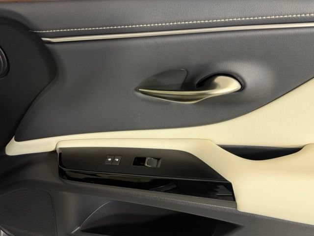 Certified 2024 Lexus ES 350 w/ Premium Package FWD image 31