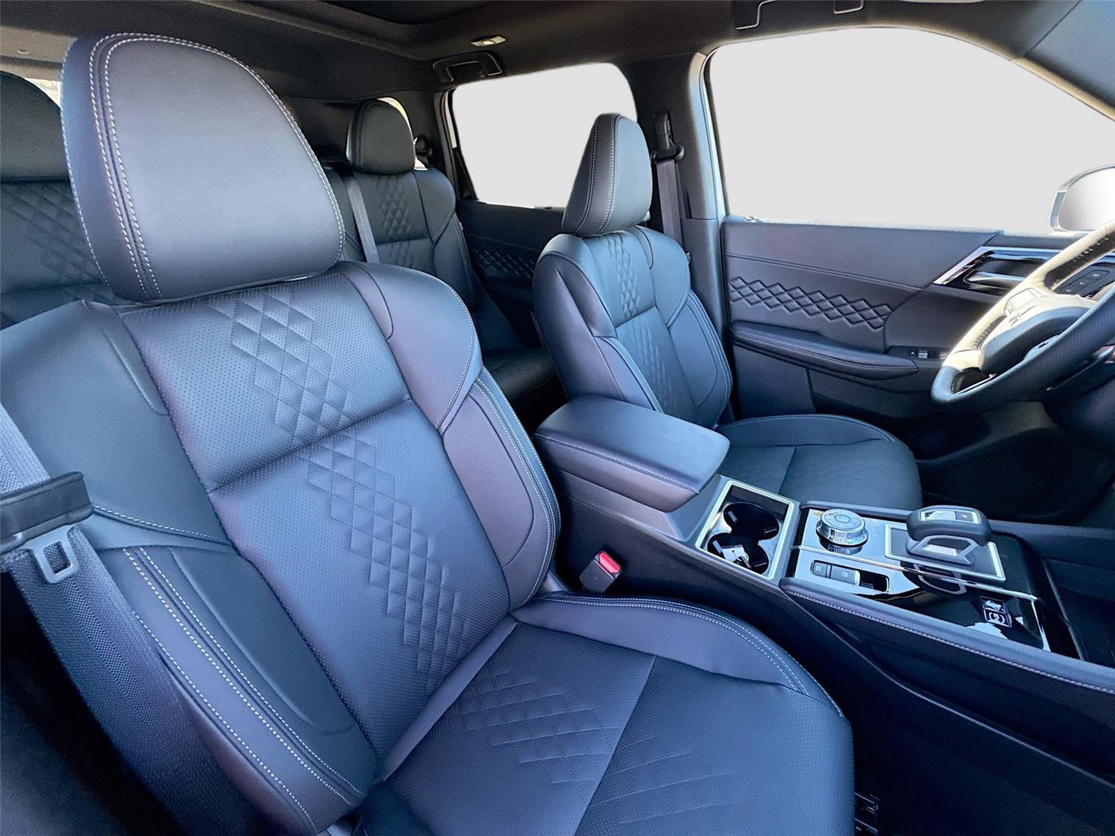 New 2025 Mitsubishi Outlander SEL Black Edition image 29