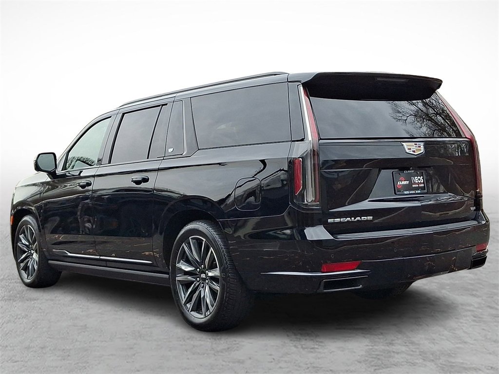 Used 2022 Cadillac Escalade ESV Sport w/ Touring Package image 6