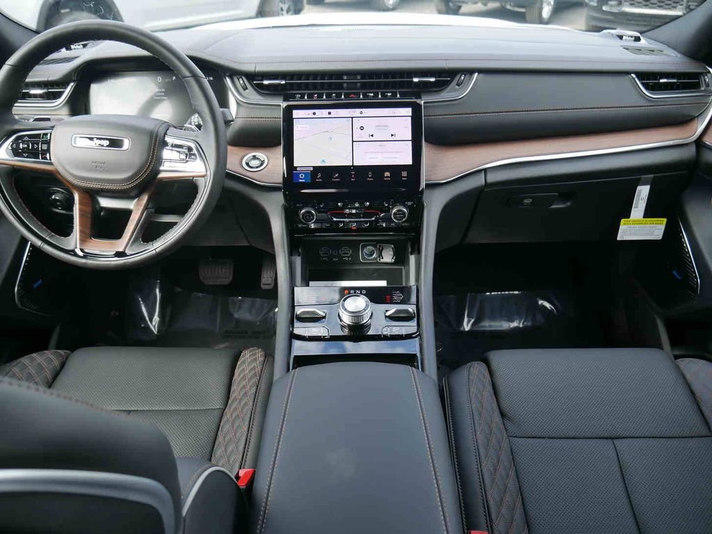 New 2025 Jeep Grand Cherokee Summit w/ Adv Protech Group IV image 4