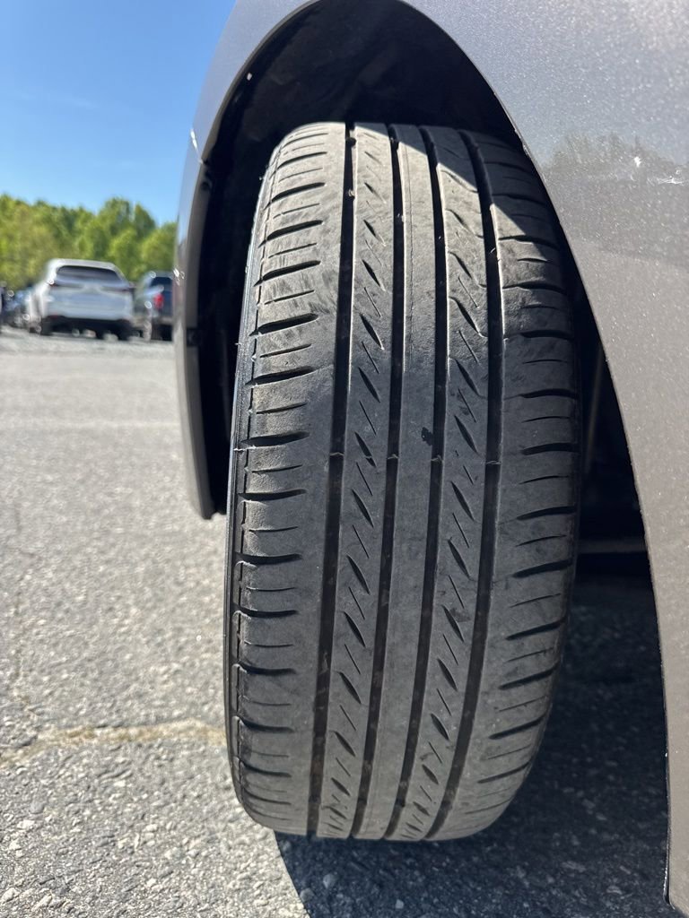 Used 2019 Toyota Corolla LE image 25