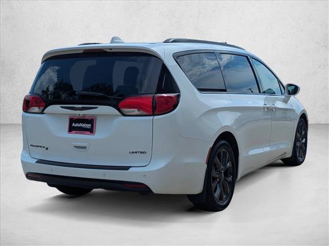 Used 2020 Chrysler Pacifica Limited w/ Quick Order Package 27H Red S FWD image 5