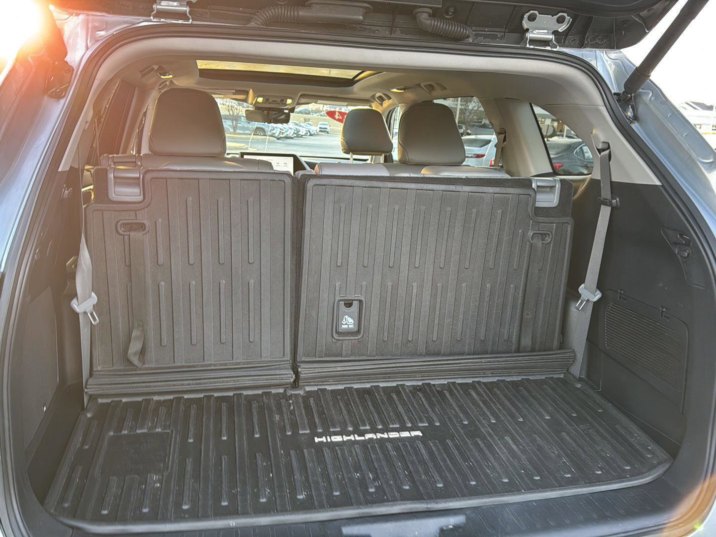 Used 2024 Toyota Highlander Platinum image 33