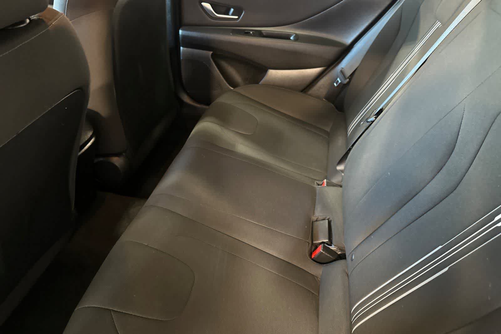 Used 2023 Hyundai Elantra SEL w/ Convenience Package FWD image 5