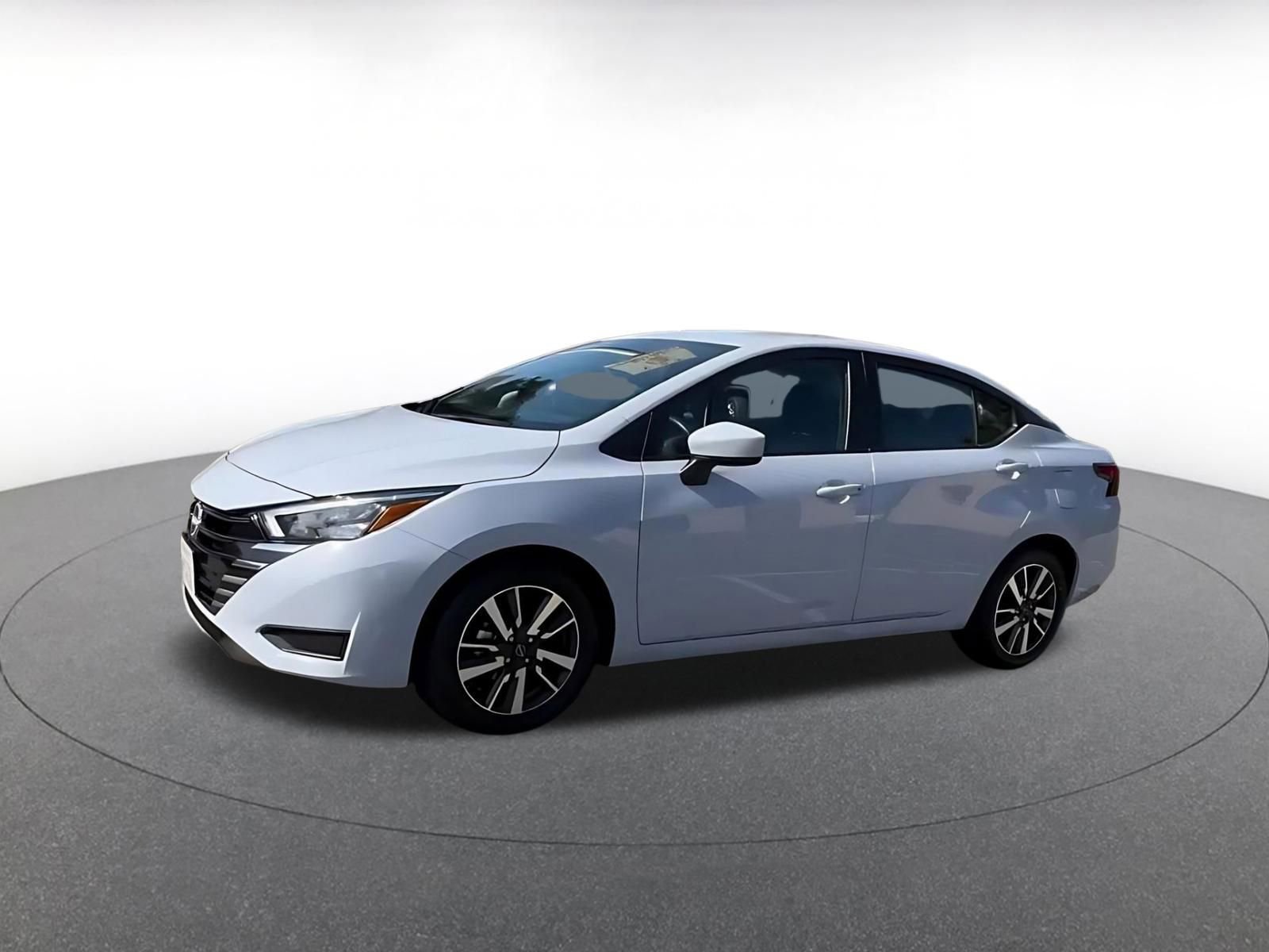 Used 2025 Nissan Versa SV image 8