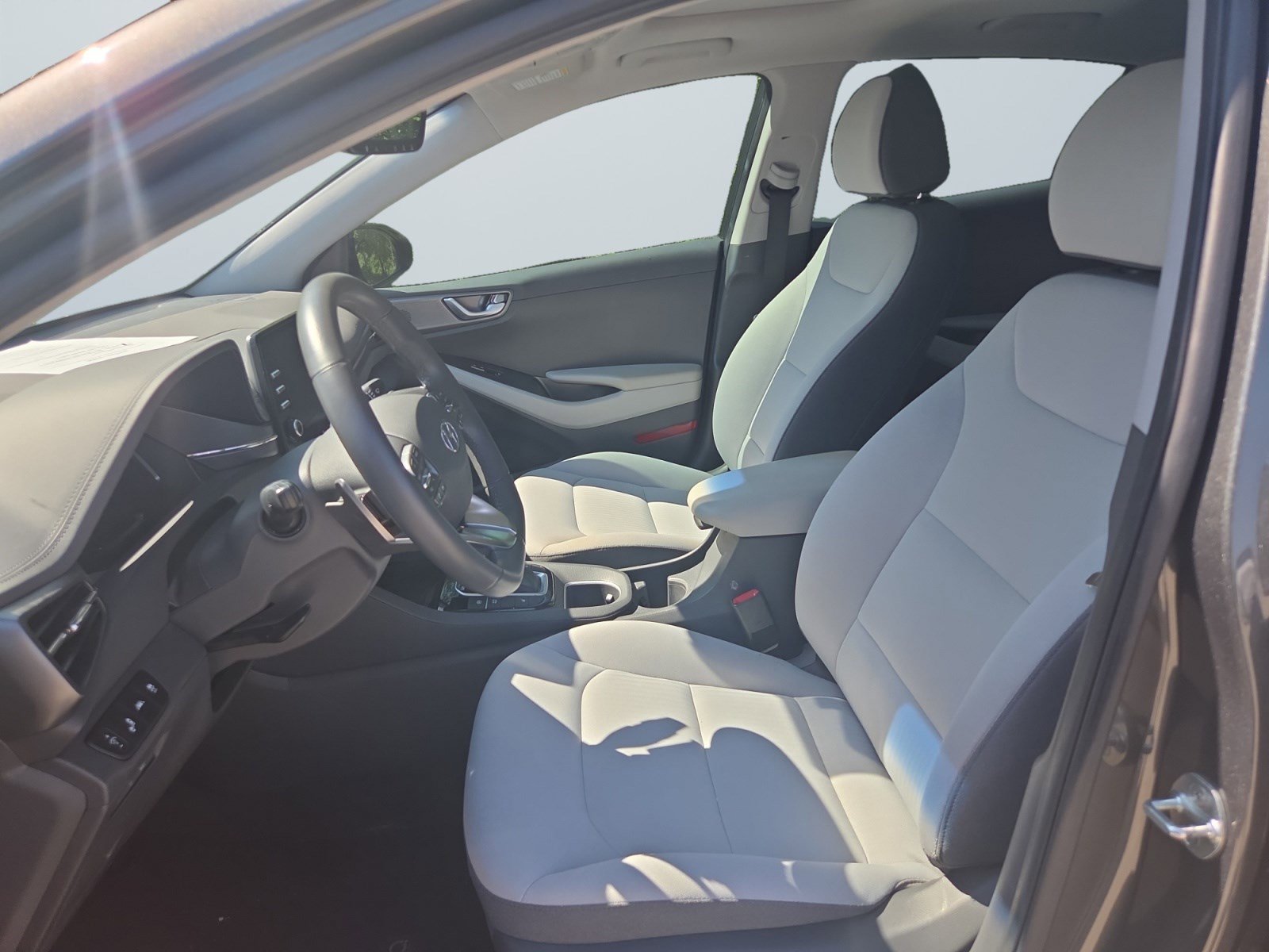 Certified 2022 Hyundai Ioniq SEL FWD image 11