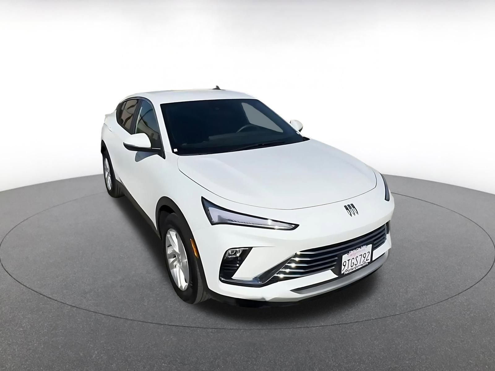 Used 2025 Buick Envista Preferred image 3