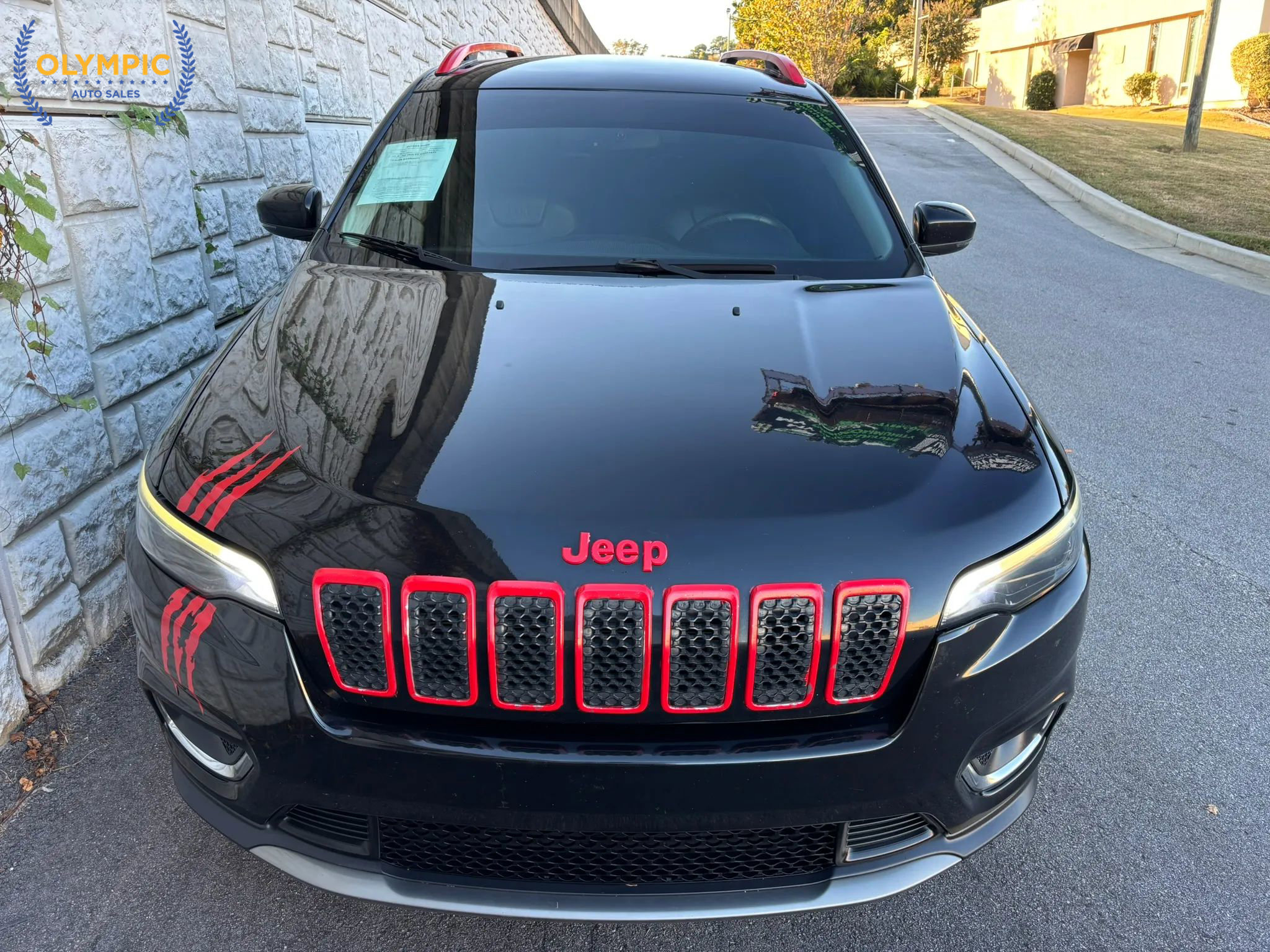 Used 2019 Jeep Cherokee Limited image 2