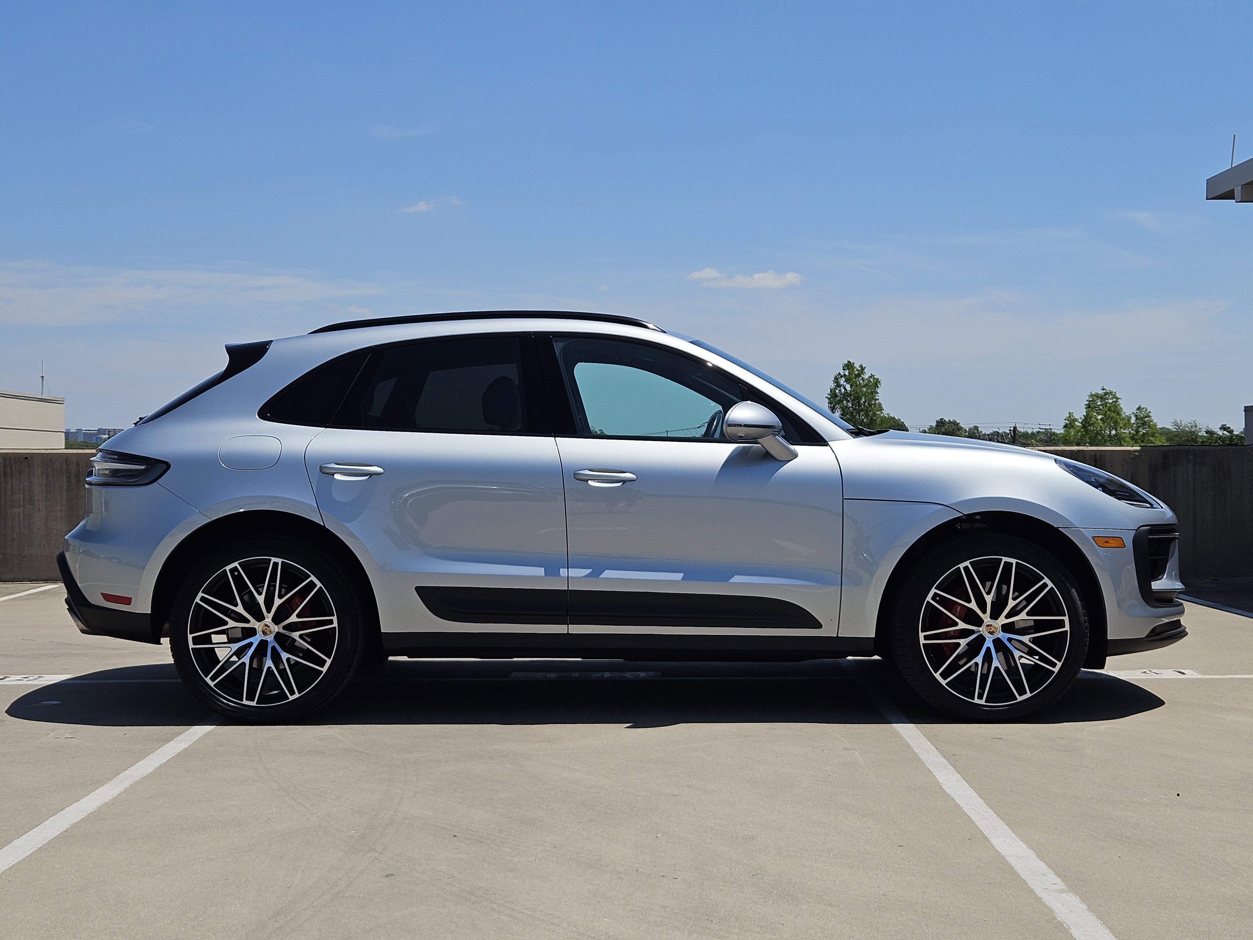 Certified 2024 Porsche Macan S AWD/4WD image 9