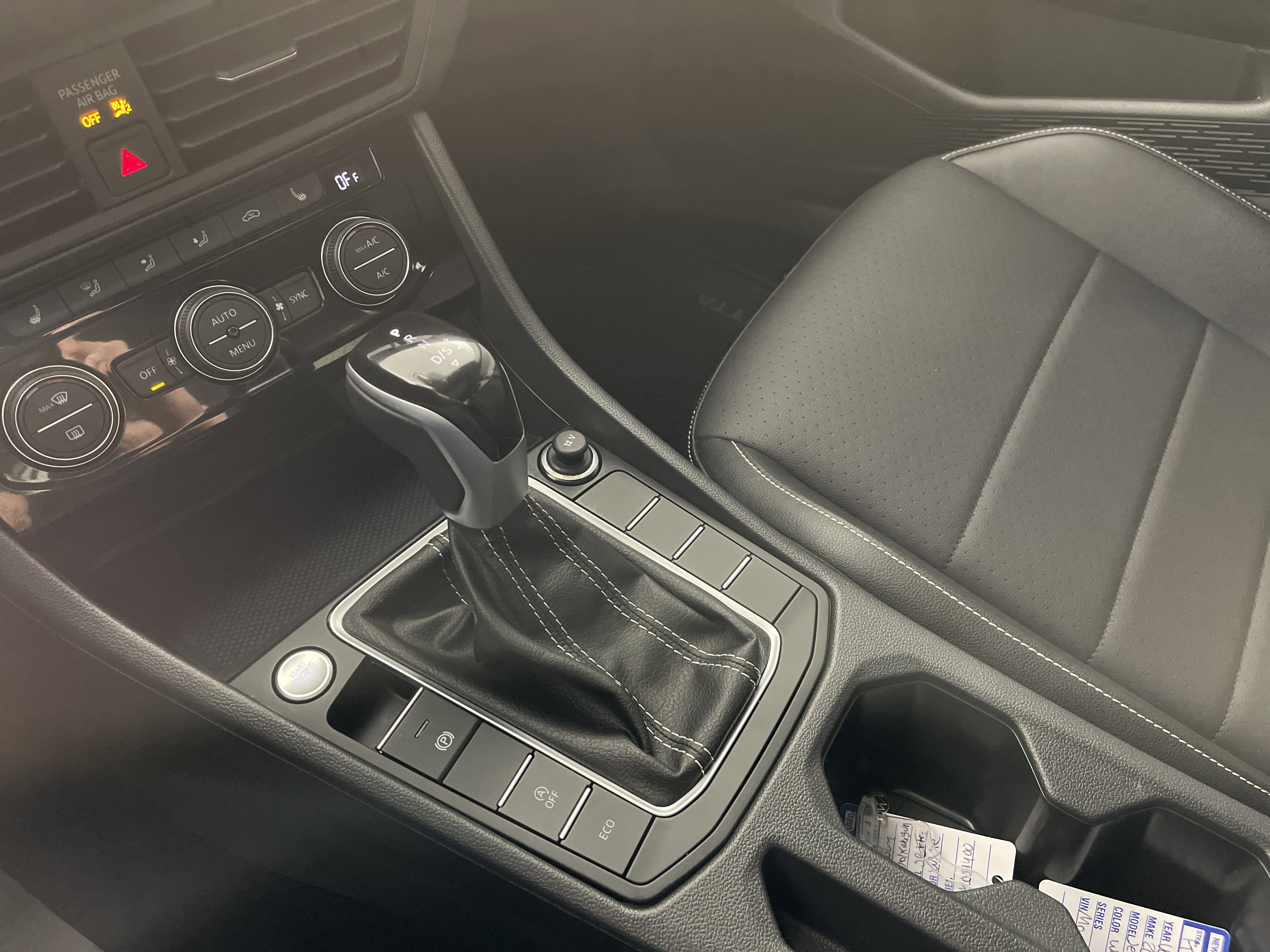 Used 2024 Volkswagen Jetta SE w/ Panoramic Sunroof Package image 24