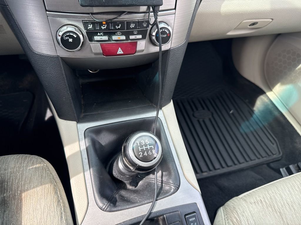Used 2011 Subaru Outback 2.5i Premium AWD/4WD image 19