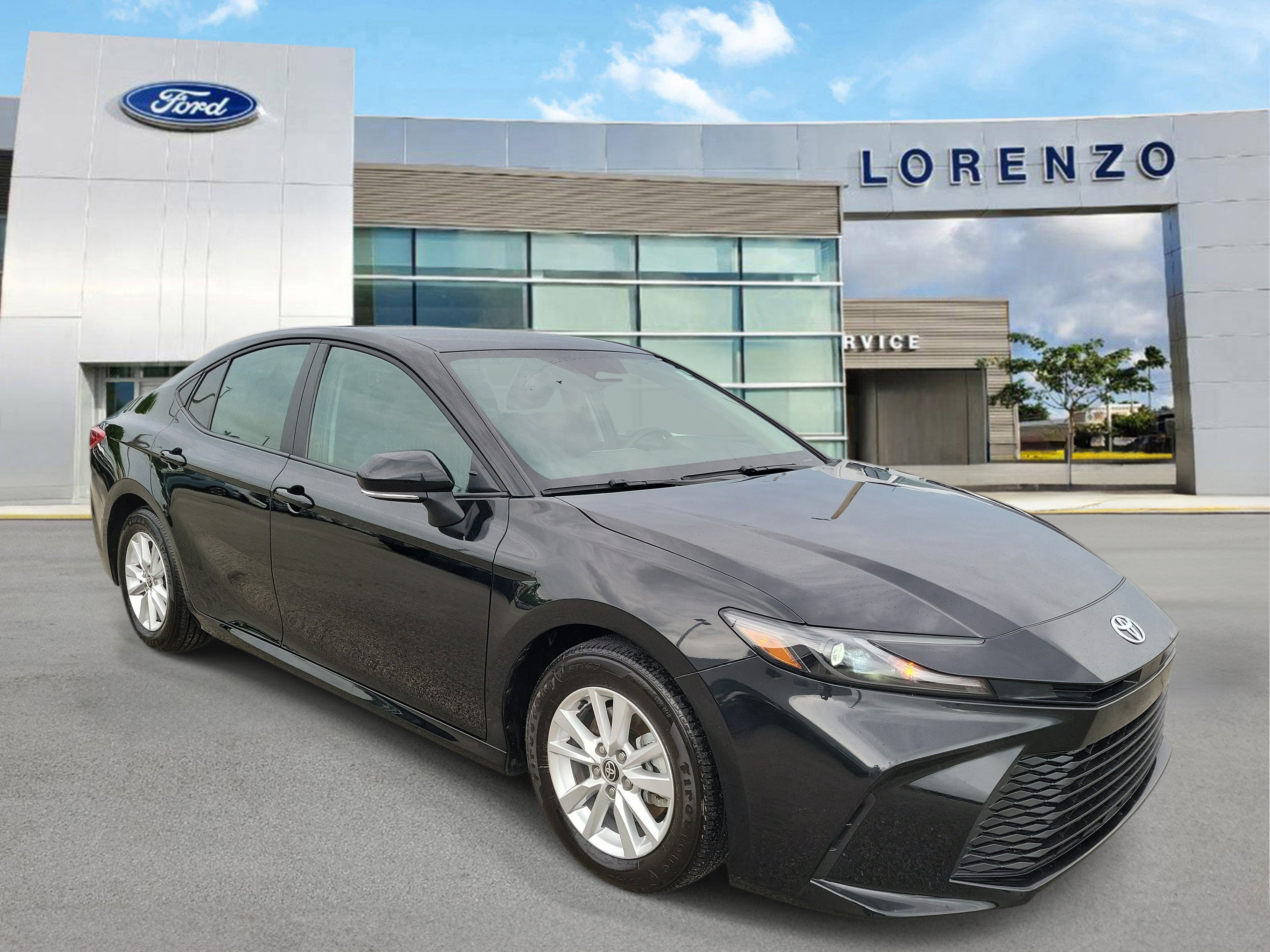 Used 2025 Toyota Camry LE w/ Convenience Package FWD image 3