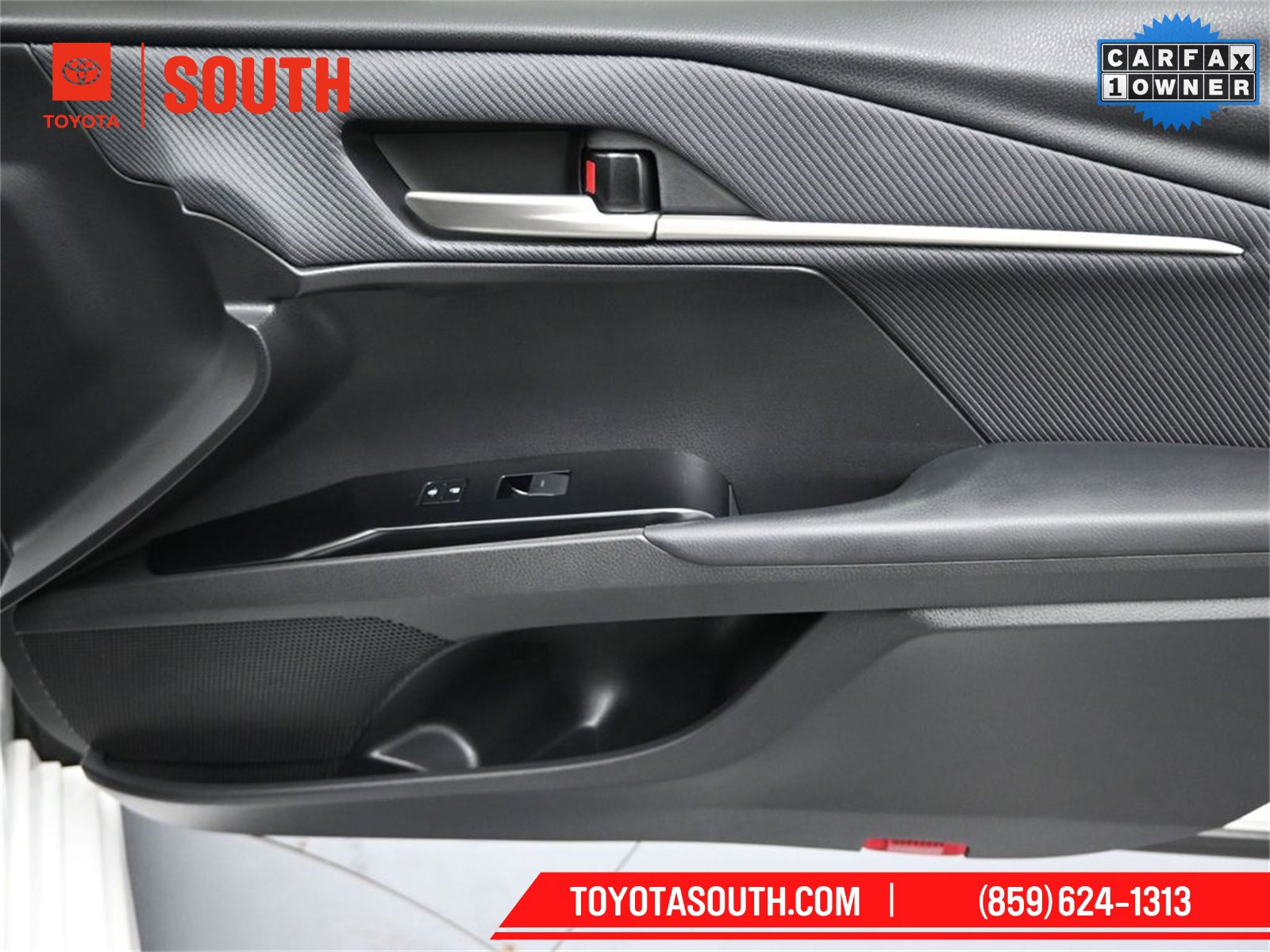 Used 2025 Toyota Camry SE w/ Convenience Package image 28