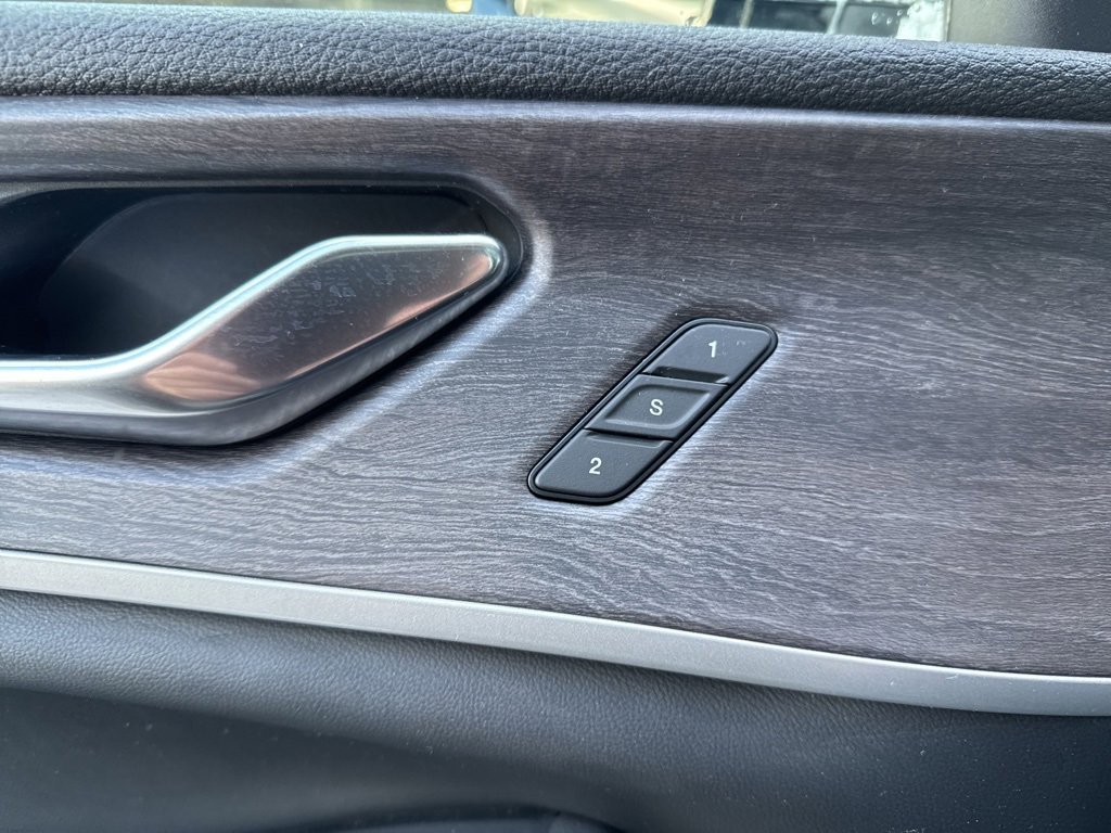 Used 2022 Jeep Grand Cherokee Limited 4xe image 26