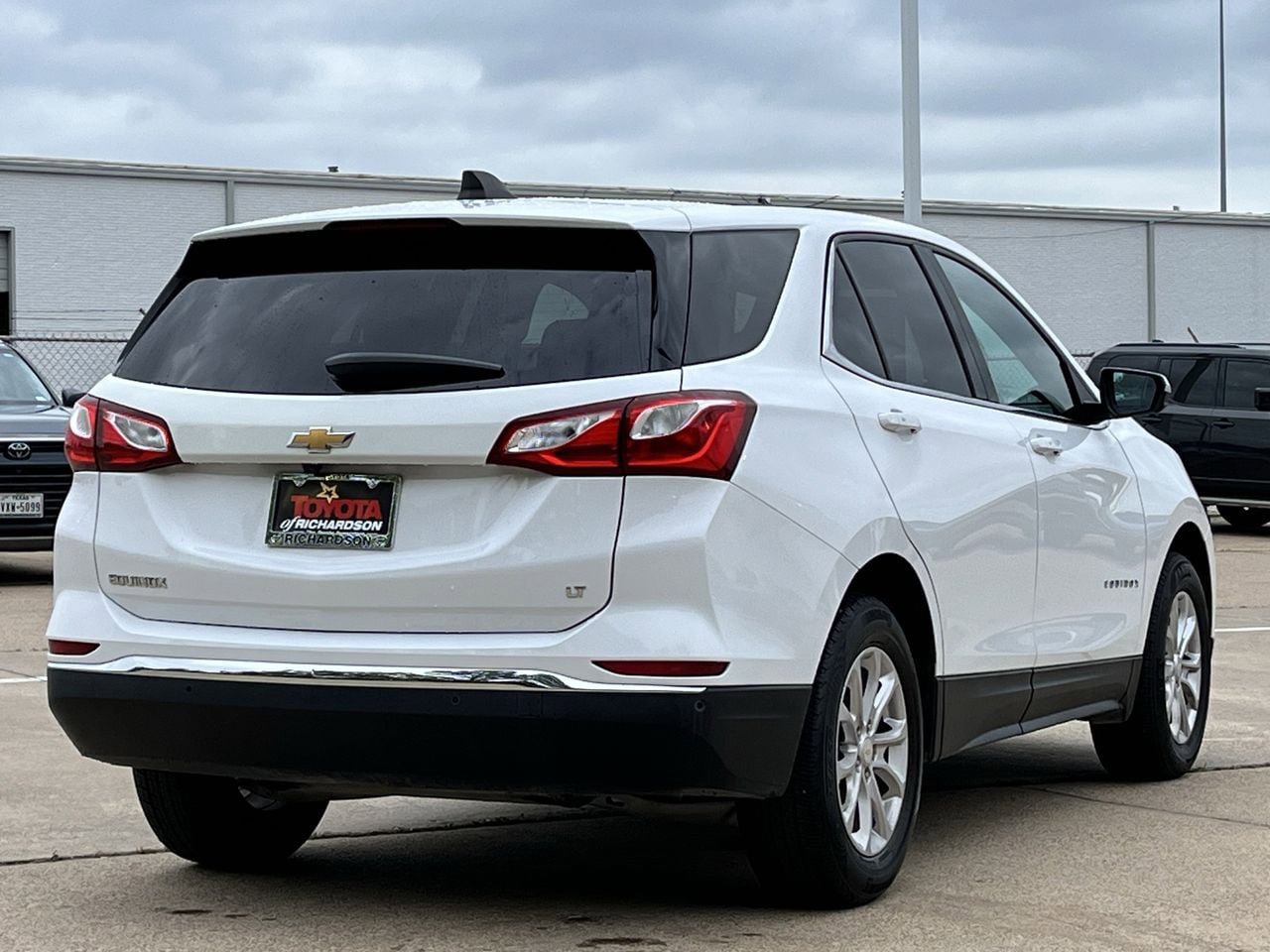 Used 2019 Chevrolet Equinox LT FWD image 4