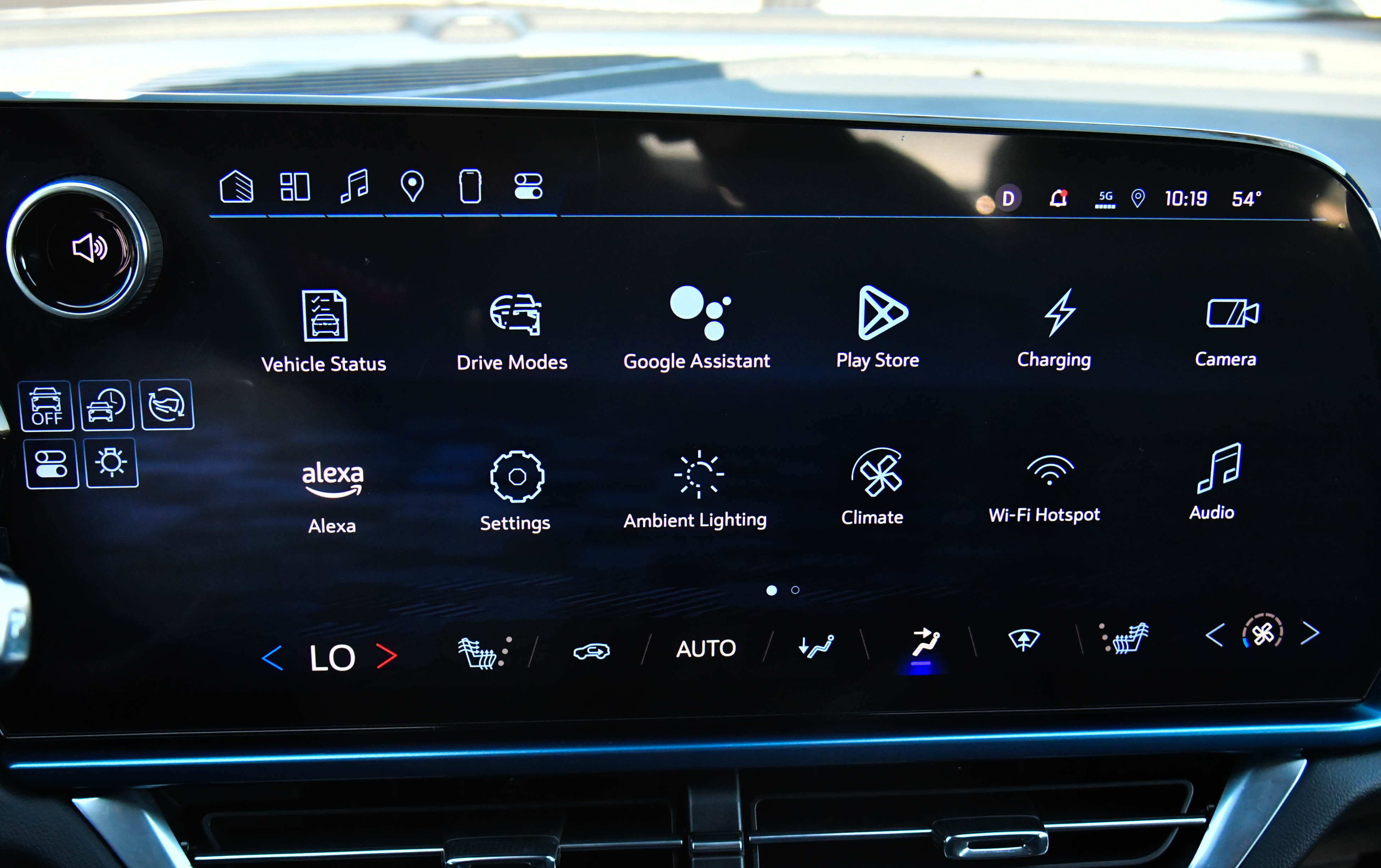 Used 2024 Chevrolet Equinox EV LT w/ LPO, Trailering Package image 27