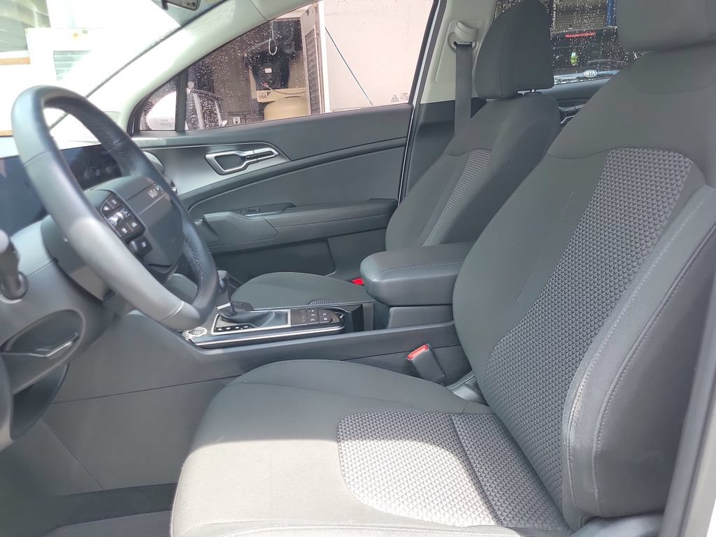 Certified 2026 Kia Sportage LX FWD image 2