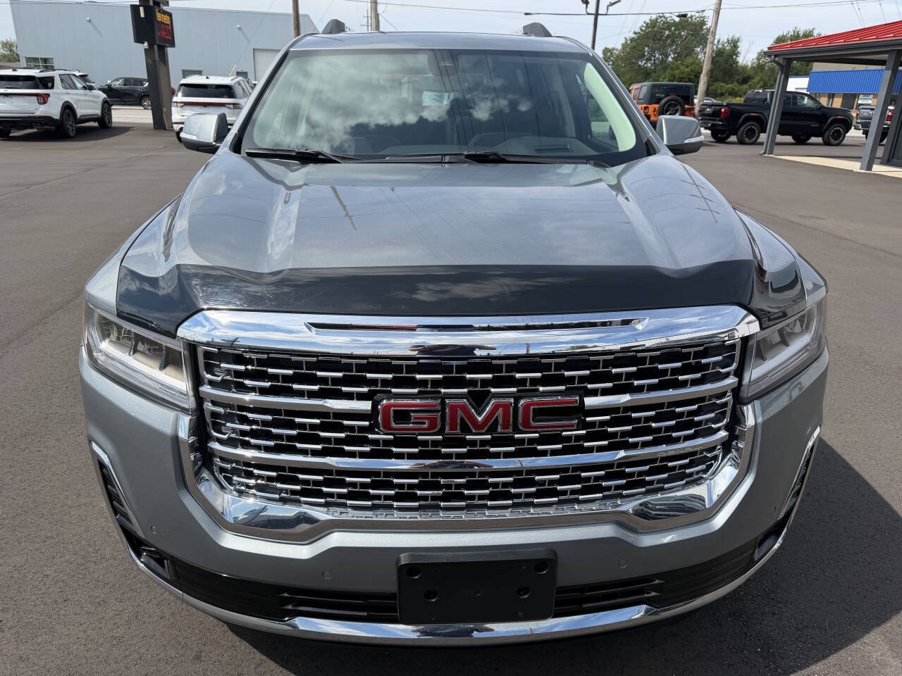 Used 2023 GMC Acadia Denali w/ Trailering Package AWD/4WD image 3