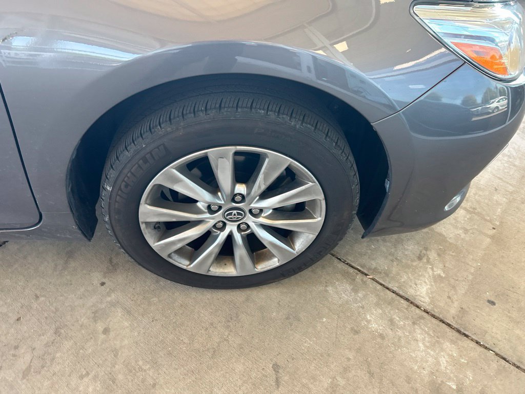 Used 2017 Toyota Camry XLE w/ Moonroof Package FWD image 16