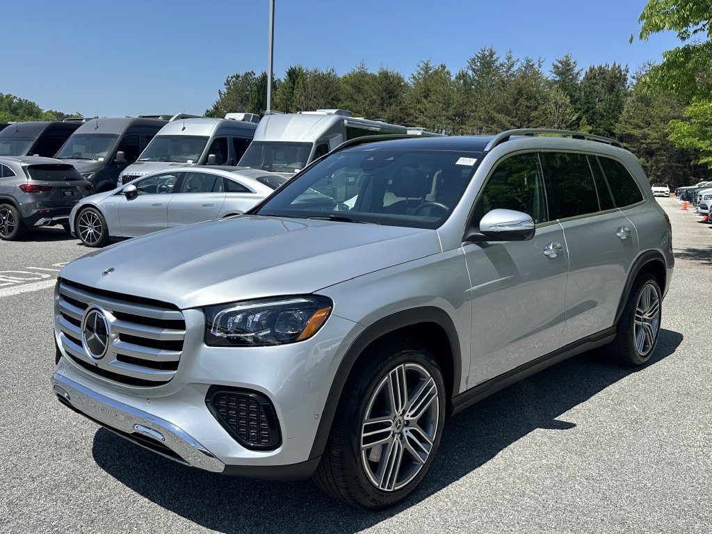 Used 2025 Mercedes-Benz GLS 450 4MATIC image 4