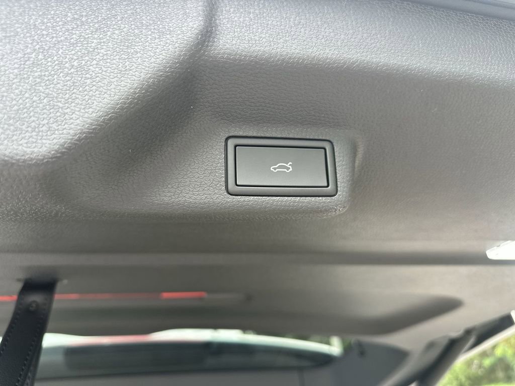 New 2025 Volkswagen ID. Buzz 1st Edition image 26