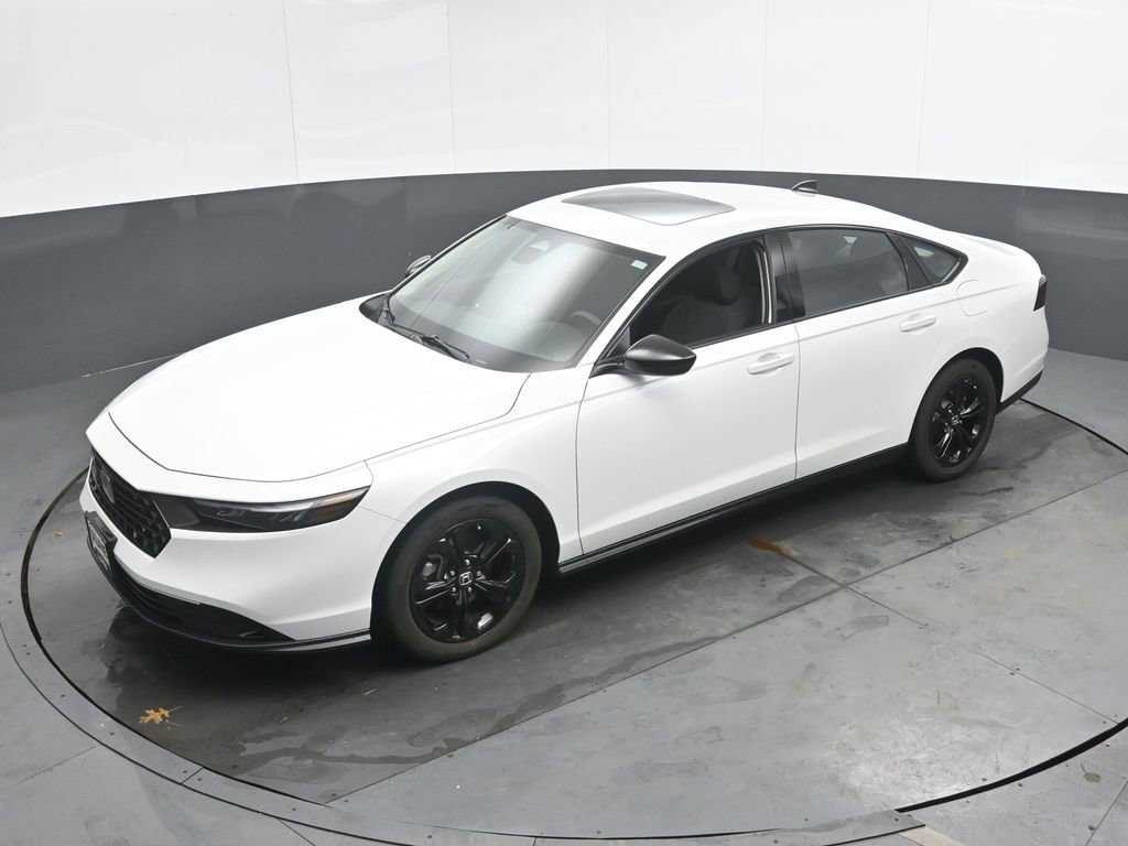Used 2025 Honda Accord SE image 32