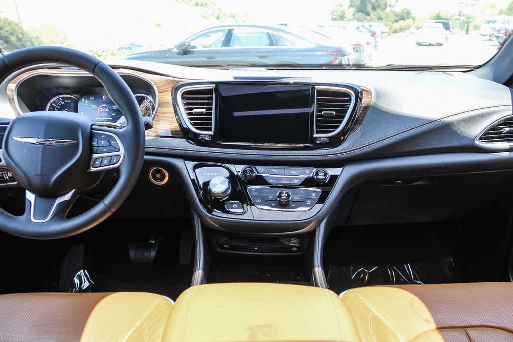 Used 2022 Chrysler Pacifica Pinnacle FWD image 13
