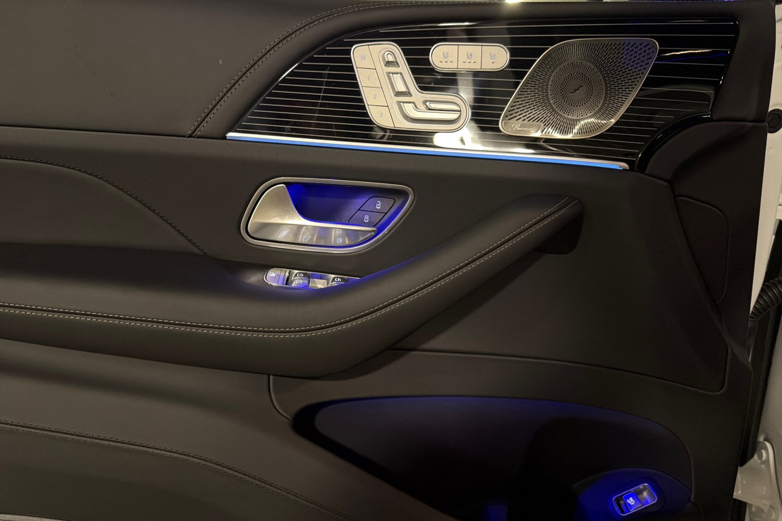 New 2026 Mercedes-Benz Maybach GLS 600 4MATIC image 10