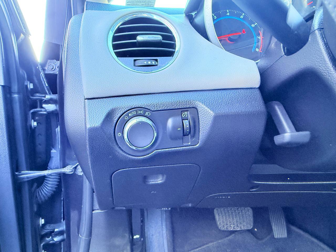 Used 2016 Chevrolet Cruze LT image 22