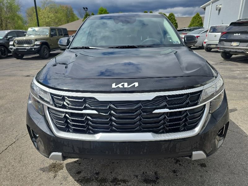 Certified 2024 Kia Seltos LX AWD/4WD image 2