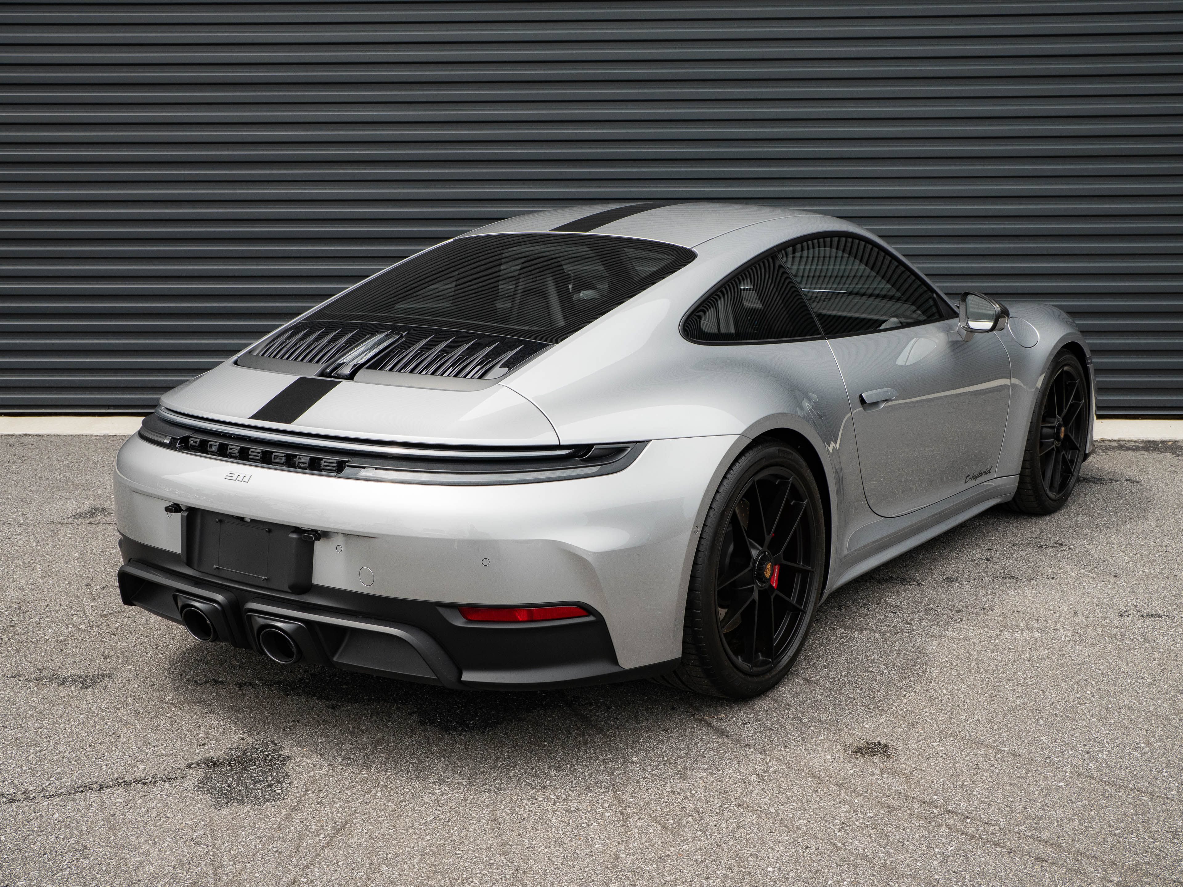 Certified 2025 Porsche 911 Carrera GTS RWD image 24