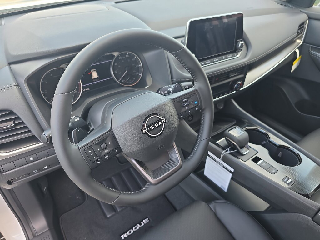 New 2026 Nissan Rogue SV FWD image 6