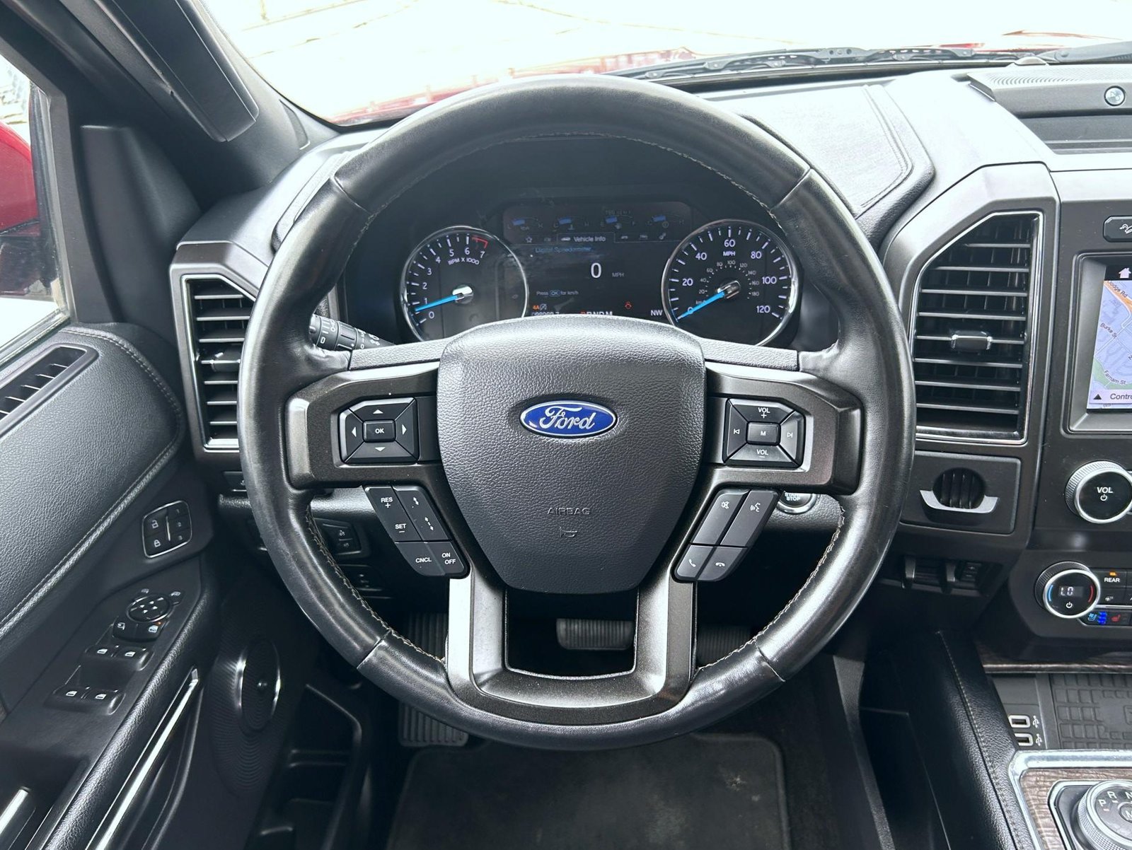 Used 2019 Ford Expedition Limited w/ Equipment Group 301A AWD/4WD image 11