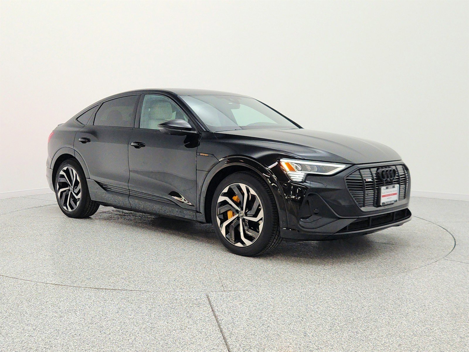 Used 2023 Audi e-tron Premium Plus w/ Premium Plus Package AWD/4WD image 3