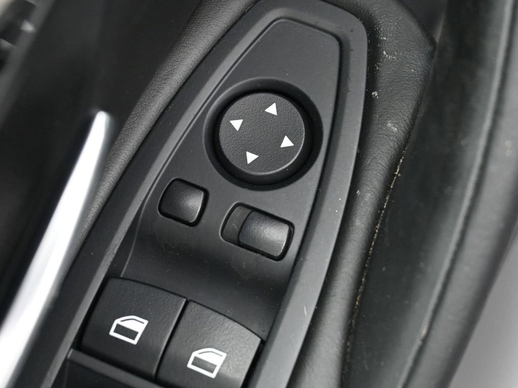 Used 2015 BMW M4 Convertible image 12