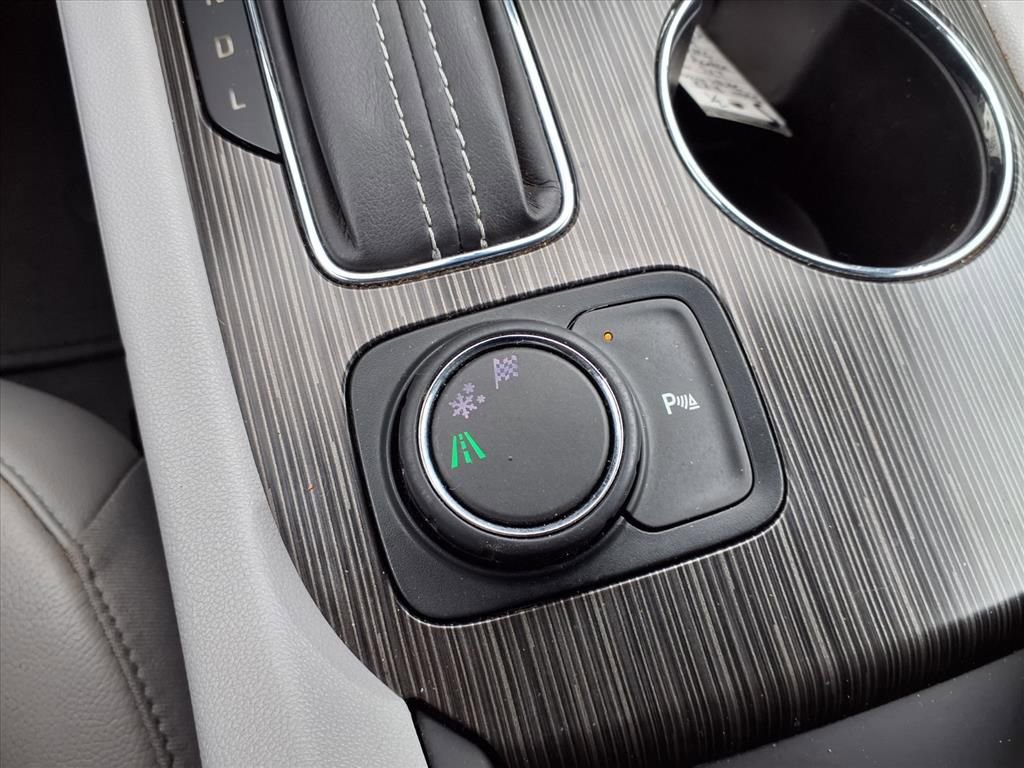 Used 2019 GMC Acadia SLT image 12