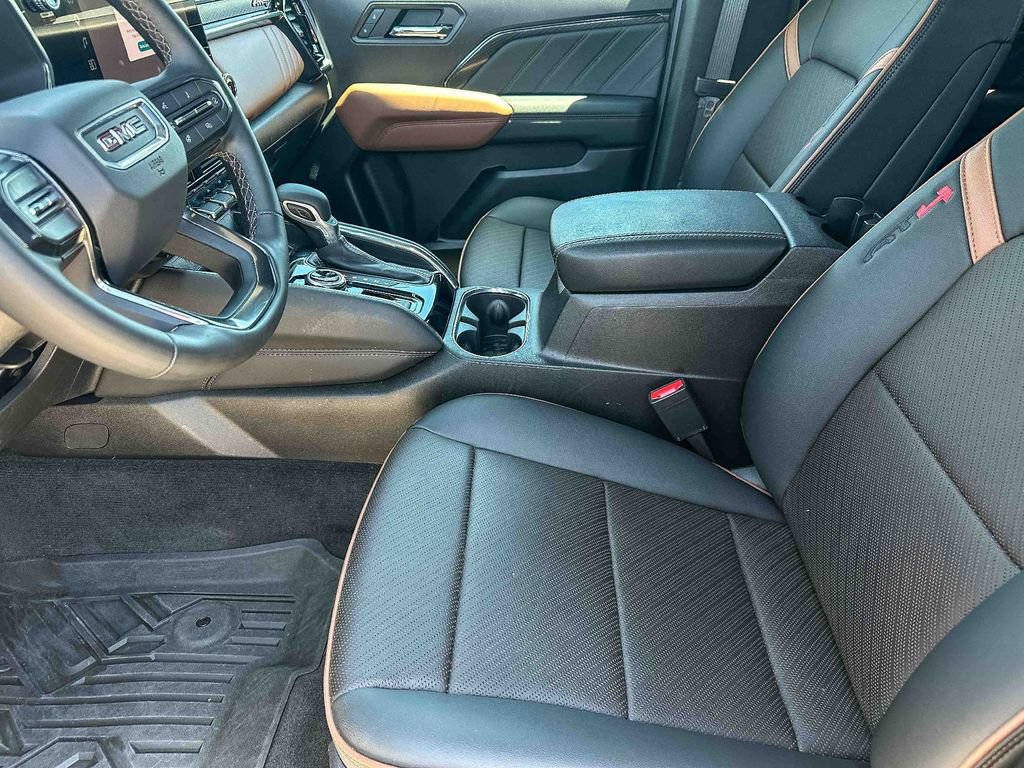Used 2025 GMC Canyon AT4 w/ Nightfall Edition AWD/4WD image 12