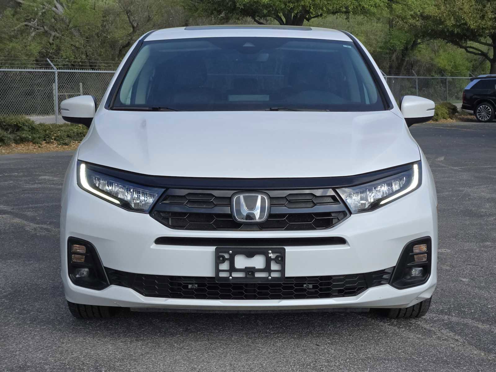 Used 2025 Honda Odyssey Touring image 3