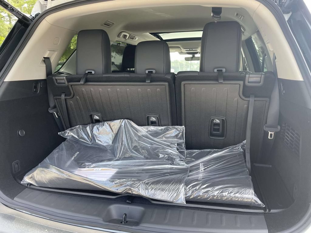 New 2026 Nissan Pathfinder Platinum FWD image 8