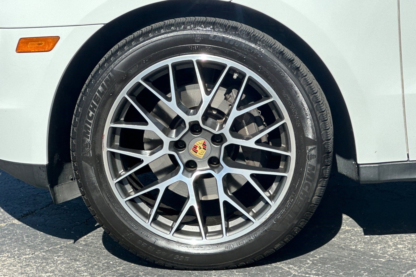 Used 2018 Porsche Macan Sport Edition image 37